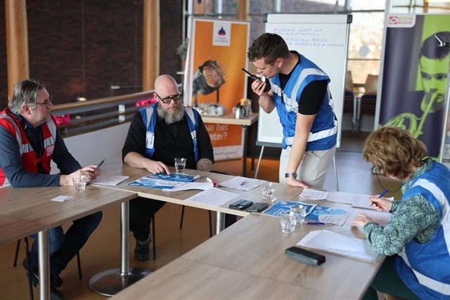 Persfoto 1 - Oefening noodsteunpunten - Dennis Wisse - gemeente Maassluis - webversie